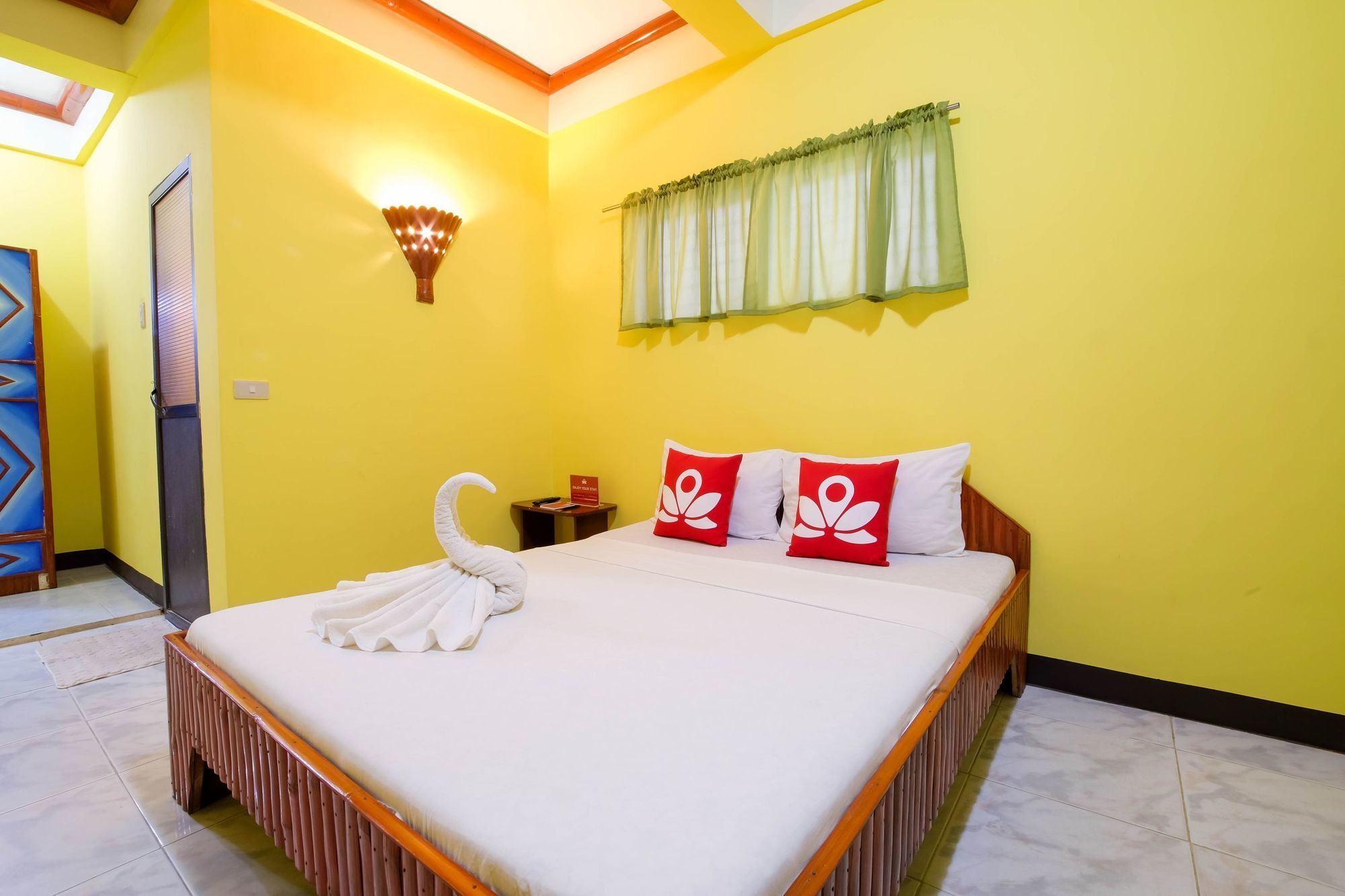 Zen Rooms White Beach Puerto Galera Extérieur photo